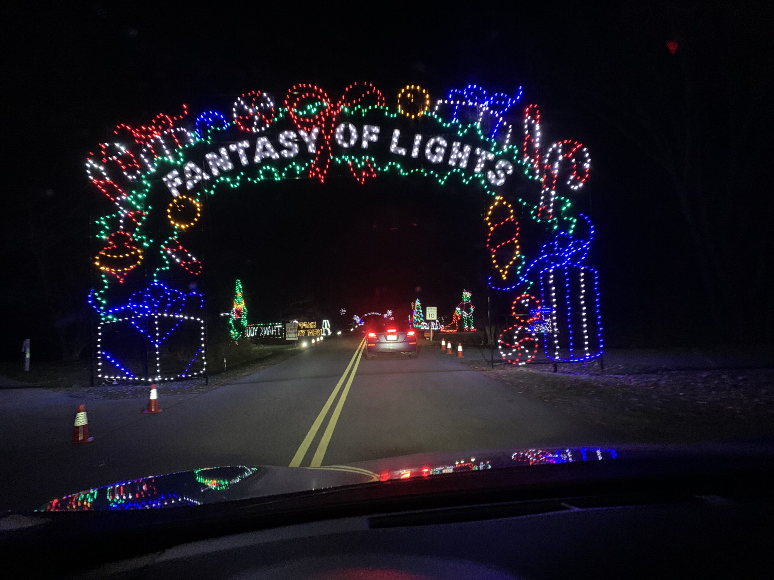 Drivethrough holiday magic at Fantasy of Lights Midlife Mama